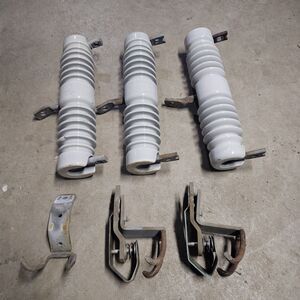 S&C Fuse Cut Out Type XS Power Line Overhead Pole (Lot Of 3 + Extra Parts)